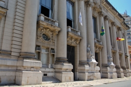 Servidores das fundações recebem salário integral nesta segunda-feira