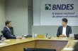 Governador do RS, Eduardo Leite conversa com o presidente do BNDES, Gustavo Montezano