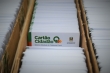 Imagem mostra dezenas de cartões. Em um deles, é possível ler Cartão Cidadão. 