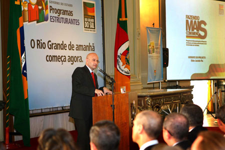 O secretário da Fazenda, Aod Cunha durante a solenidade de lançamento do Programa Estruturante Ajuste Fiscal.