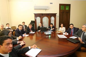 Aod Cunha faz apresentação a representantes do Banco Mundial