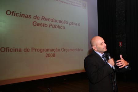  secretário da Fazenda, Aod Cunha durante abertura da edição de 2008 das Oficinas de Reeducação para o Gasto Público.